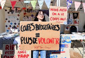 Mobilization Of Associations Against Budget Cuts - Paris