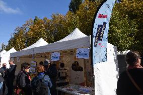 Mobilization Of Associations Against Budget Cuts - Paris