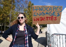 Mobilization Of Associations Against Budget Cuts - Paris