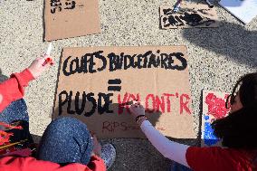 Mobilization Of Associations Against Budget Cuts - Paris