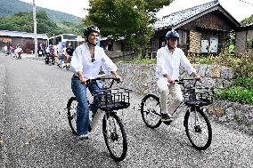 THE CROWN PRINCESS COUPLE AT TESHIMA