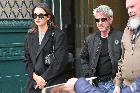 EXCLU 17th Lumiere Film Festival Sean Penn Valeria Nicov Out Of Hotel