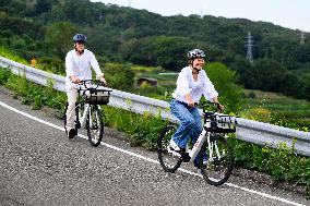 THE CROWN PRINCESS COUPLE AT TESHIMA
