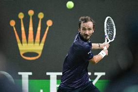 ATP Masters - Semifinal - Arthur Rinderknech defeats Daniil Medvedev - Shanghai