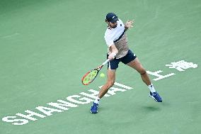ATP Masters Final - Vacherot Defeats His Cousin Rinderknech And Wins the Trophy - Shangha
