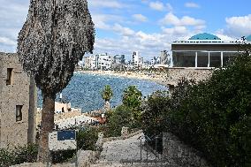 Charles Clore Beach in Tel Avi