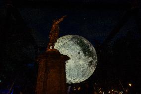 A Replica Of The Moon By British Artist Luke Jerram - Queretaro