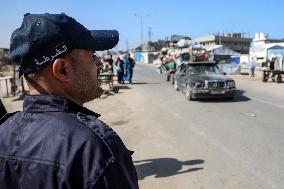 Displaced Palestinians Returning North After Ceasefire - Gaza