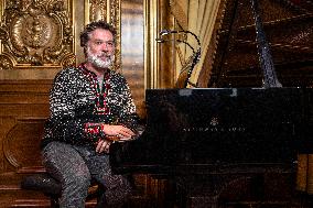 RUFUS WAINWRIGHT AT THE OPERA