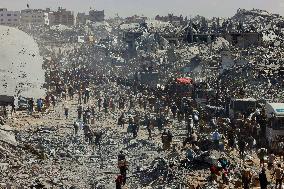 Aid Enters Khan Yunis - Palestine