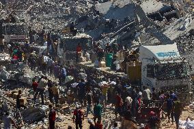 Aid Enters Khan Yunis - Palestine