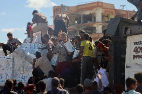 Aid Enters Khan Yunis - Palestine