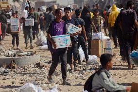 Aid Enters Khan Yunis - Palestine