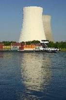 Illustration - Nuclear Power Plants