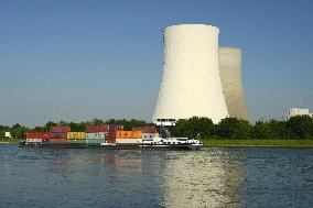 Illustration - Nuclear Power Plants