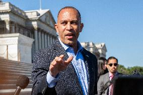 Leader Jeffries Press Conference