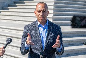 Leader Jeffries Press Conference