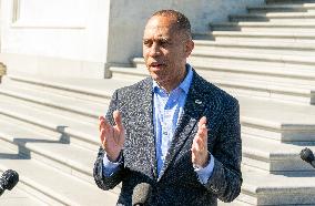 Leader Jeffries Press Conference