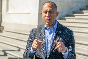 Leader Jeffries Press Conference