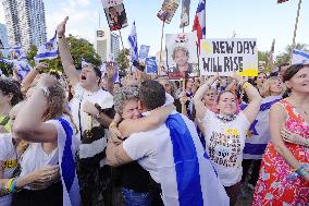 Israel-Hamas hostage handover