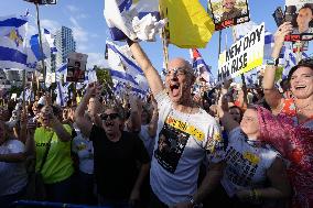 Israel-Hamas hostage handover