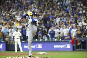 Baseball: Championship Series between Dodgers and Brewers