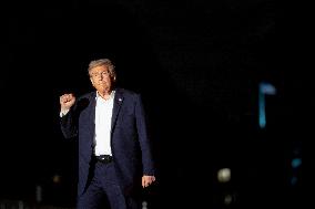 President Trump Walks On The South Lawn Of The White House - DC