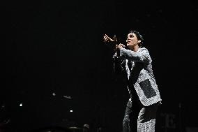 WEATHERS Opens For YUNGBLUD Tour - Paris