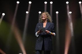 Comedy Show Opens For Matmatah - Paris