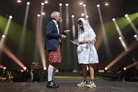 Comedy Show Opens For Matmatah - Paris