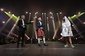 Comedy Show Opens For Matmatah - Paris