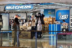 SKECHERS Store