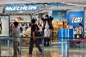 SKECHERS Store