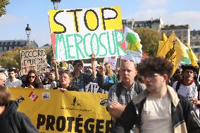 Protest Against the Mercosur Agreement - Paris