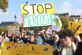 Protest Against the Mercosur Agreement - Paris