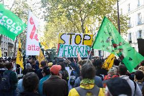 Protest Against the Mercosur Agreement - Paris