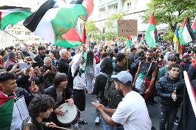 Udine - Manifestazione Pro Palestina prima della partita di calcio Italia Israele