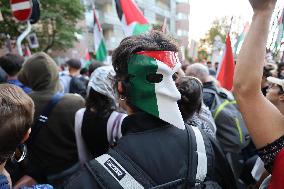 Udine - Manifestazione Pro Palestina prima della partita di calcio Italia Israele