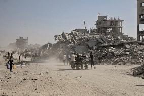 Return to Ruins in Khan Yunis - Gaza