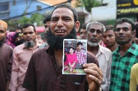 Bangladesh Garment Factory Fire Kills at Least 16