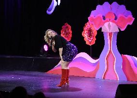 Swann Perisse Performs Sexe Up Show - Paris