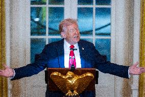 Trump speaks at a fundraiser for his ballroom extension