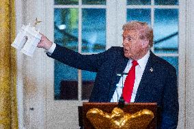 Trump speaks at a fundraiser for his ballroom extension