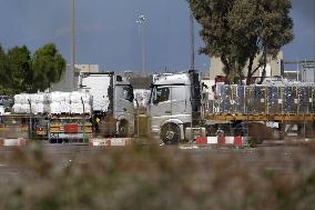 Gaza-bound aid truck after ceasefire
