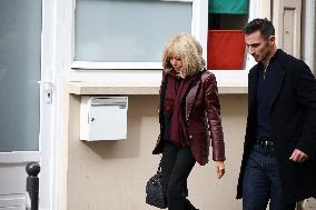 Exclu - Brigitte Macron Arrives at Matignon - Paris
