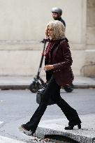 Exclu - Brigitte Macron Arrives at Matignon - Paris