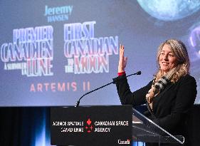 Jeremy Hansen Discusses Artemis II Mission In Longueuil - Canada