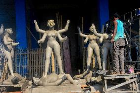 Indian City Prepares Diwali