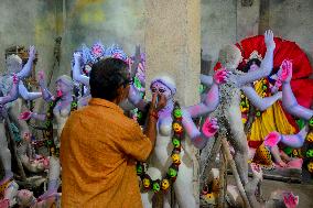 Indian City Prepares Diwali
