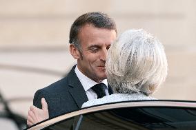 Emmanuel Macron welcomes Ursula von der Leyen at the Elysee FA